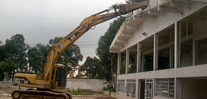 DEMOLIÇÃO DE PRÉDIO