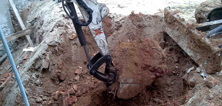 DEMOLIÇÃO MECÂNICA